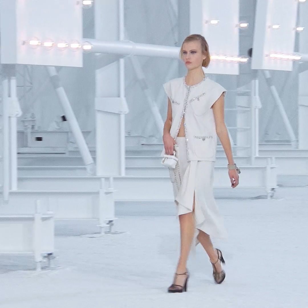 CHANEL - Minimalism with a touch of glamour — the CHANEL Spring-Summer 2021 Ready-to-Wear collection, imagined by Virginie Viard and captured in motion at the Grand Palais in Paris.

See all the looks...