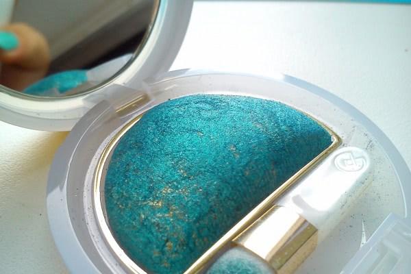 Яркий акцент от Collistar. Тени Double Effect Eye Shadow Wet & Dry в оттенке № 14 Golden Turquoise