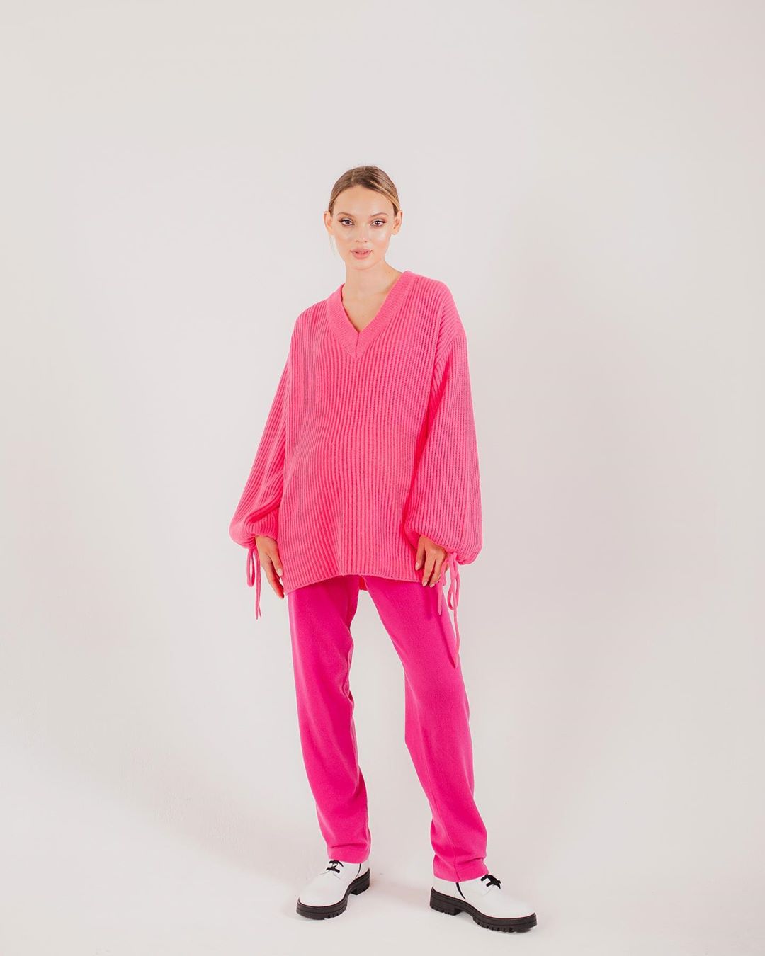 ОДЕЖДА ДЛЯ ДЕТЕЙ И МАМ - Этот розовый Look от итальянского бренда MSGM переместит вас в центр внимания в два счёта. Мода и то самое «чудесное» положение совместимы! Повышайте свое настроение одеждой...
