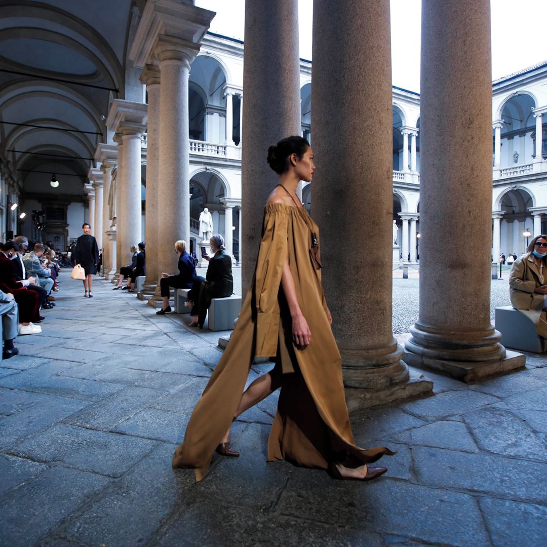 Max Mara - Believe in the power to transform the future. The #MaxMaraSS21 runway show embodies the late artists of the Renaissance period. Visit maxmara.com to view the show. #MFW