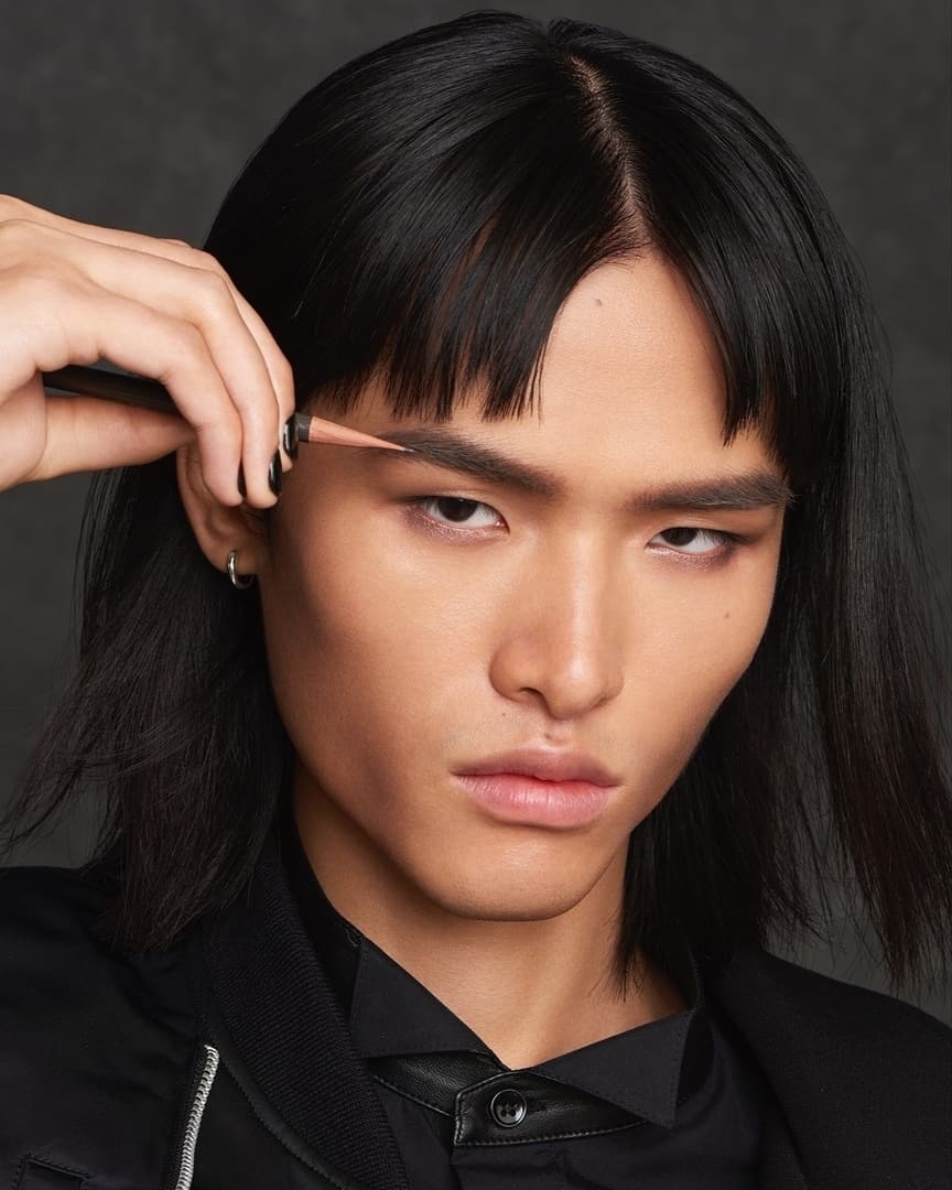 shu uemura - what is your definition of perfect brows? 
#shuuemura #shuartistry #hardformula