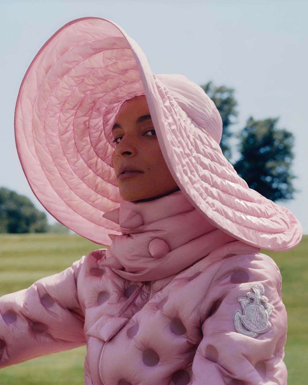 Moncler - Elegance, spiked

Subversion by way of refinement; everything from the wide-brimmed hat to the neat Abbotts jacket has been plumped and prickled in the new
#MONCLERJWANDERSON collection. Now...