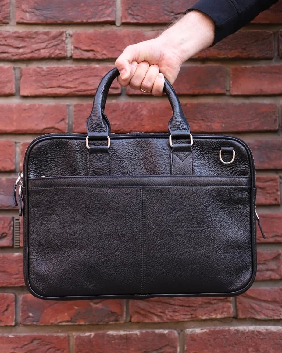 Кожаные сумки и рюкзаки - ▪️Какую кожу мы используем для сумок BRIALDI▪️
⠀
Для большинства изделий мы используем натуральную кожу сорта Canyon. Ее зернистая структура – результат обработки в большом б...