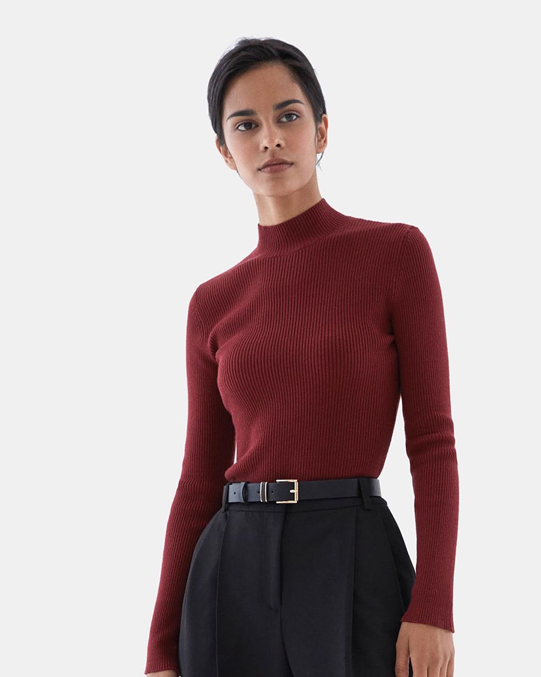 ZARINA женская одежда - Песочный, бежевый, нюд, винный, графит — трикотажные модели в базовых оттенках уравновесят сложносочиненный образ.
⠀
Комбинируйте модные джемперы с контрастными вещами, массивн... ZARINA женская одежда - Песочный, бежевый, нюд, винный, графит — трикотажные модели в базовых оттенках уравновесят сложносочиненный образ.
⠀
Комбинируйте модные джемперы с контрастными вещами, массивн...