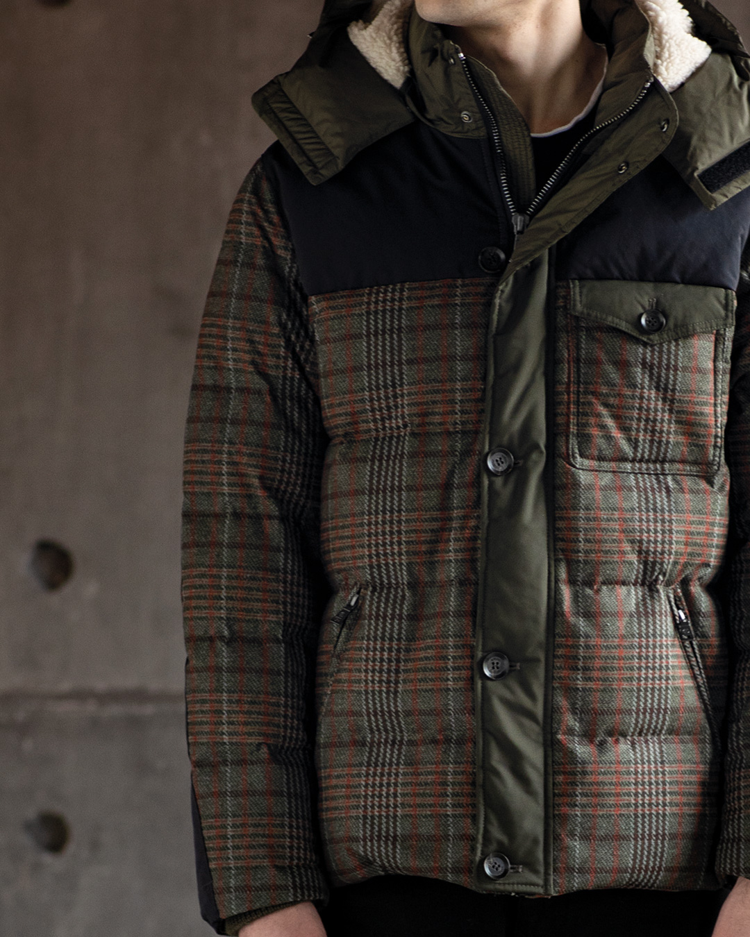 Adhoc - A closer view of our Checked Down Jacket.

#adhoc #man #formovingpeople #alwaysreadytowear #manstyle #urban #lifestyle #style #traveling #travels #traveler #fw19