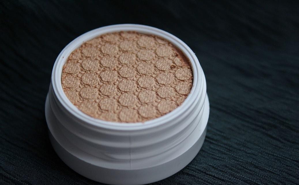 Незаслуженно забытые: мои 7 оттенков теней Colourpop Super Shock Shadow - отзыв3 Незаслуженно забытые: мои 7 оттенков теней Colourpop Super Shock Shadow