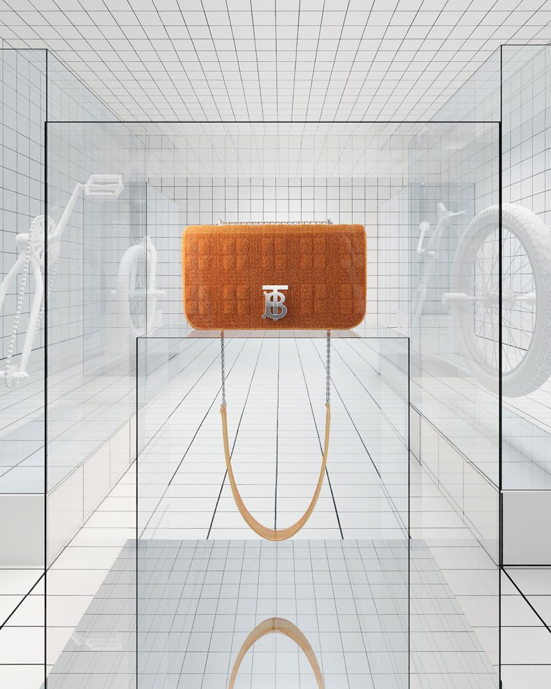 Burberry - Изменения <br />.<br />Наш игривый #LolaBag, переосмыслил фактурного стеганый из махровой ткани и украшенные полированными аппаратных ThomasBurberryMonogram #<br />.<br />#TBSummerMonogram...