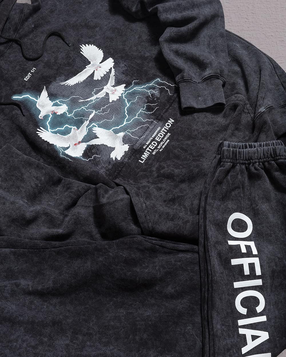 boohoo - MONO MONO // DROPPING 🔜 
​
Are you ready for the new season shift? ⚡