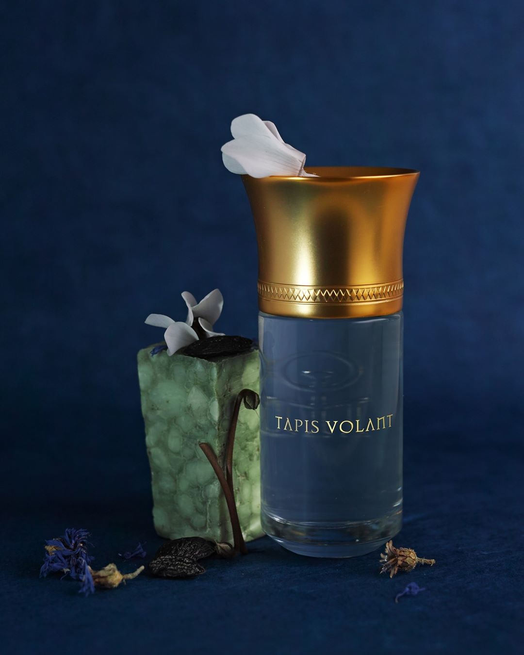 Liquides Imaginaires - Tapis Volant - Les Eaux de l’Est
A sensational ethereal floral fragrance, born from a weightless dream of an imaginary flight. #LiquidesImaginaires #LesEauxDelEst #TapisVolant #...