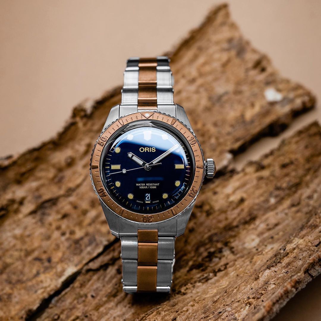 AllTime.ru - Три причины, по которым эти часы могут стать самыми любимыми в вашей коллекции:⁣⁣⠀
⁣⁣⠀
1. Oris Divers Sixty-Five - трендовый винтаж, при этом не стилизация, а перевыпуск легендарных даи...