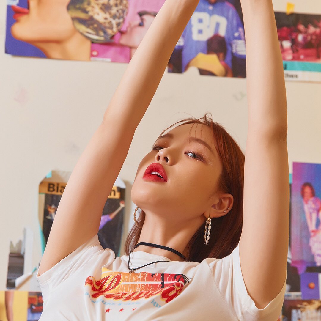 투쿨포스쿨 - 드디어 푸는 인⭐담당자가
보자마자 취향저격 당해버린룩..💕
#RED JUICY MAKE UP

진짜 오조오억번 봐도 유스 is 투쿨재질.. 💖
⠀
#태그라인 런칭기념 할인가로
누구보다 빠르게 ᄆ...