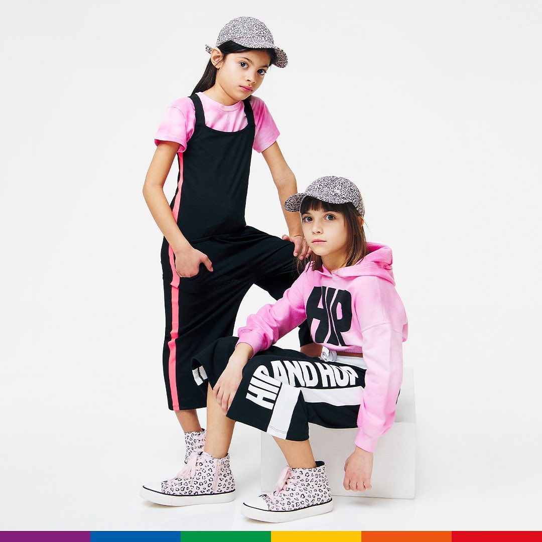 United Colors of Benetton - Animal print accessories go with every jumpsuit and every tracksuit.
#Benetton #SS20 #kids @jcdecastelbajac