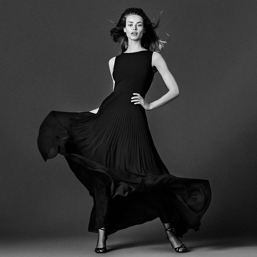 Max Mara - Sophisticated elegance. Discover the always classic #MaxMara dresses in silk georgette and georgette sablé and cady from the #MaxMaraFW20 collection.⁣
⁣
#FW20
