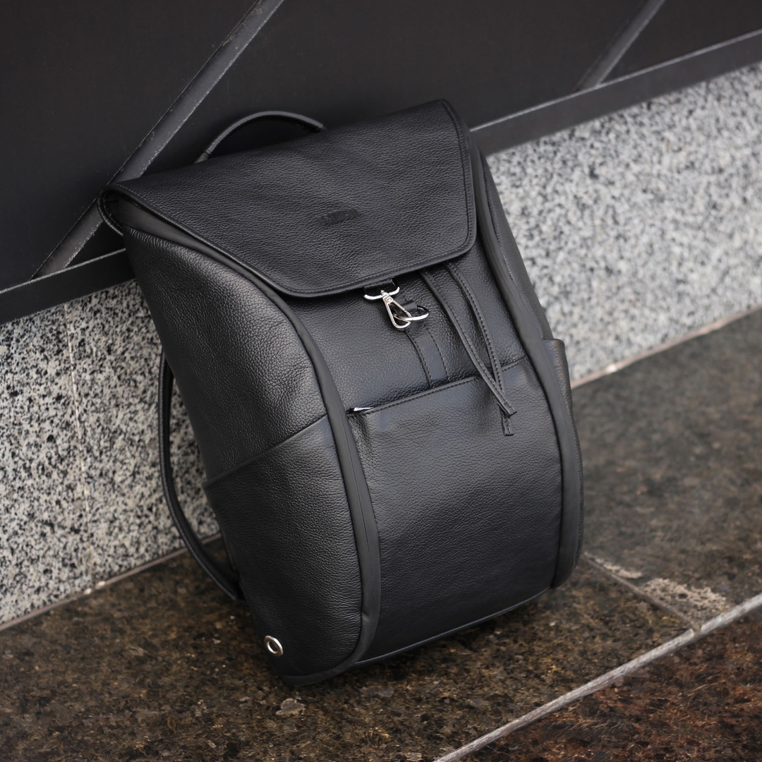 Кожаные сумки и рюкзаки - Расскажи, какие аксессуары Brialdi есть у тебя и за что ты их любишь?
⠀
__________________________________
⠀
На фото новый функциональный рюкзак-раскладушка Universe
Цена: 14...