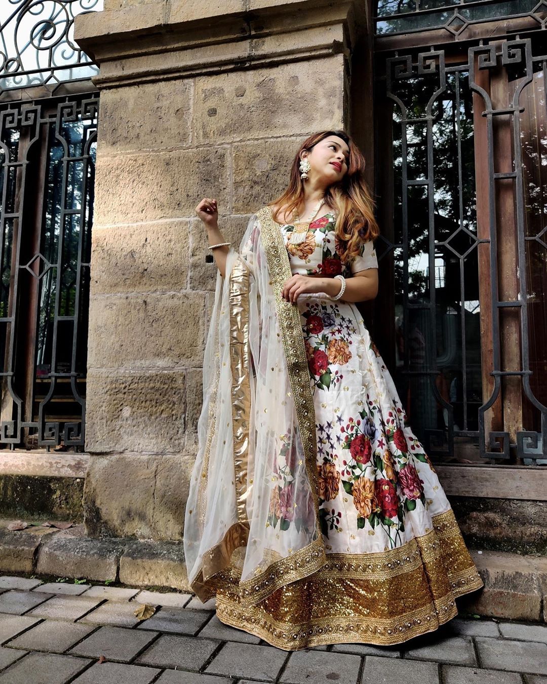 Mirraw - @voguethics_official looks stunning in the off white floral printed lehenga with a net dupatta.
Check out her our lehenga collection on @mirraw 
Product ID:3037000
shop now.
.
.

#lehenga #le...