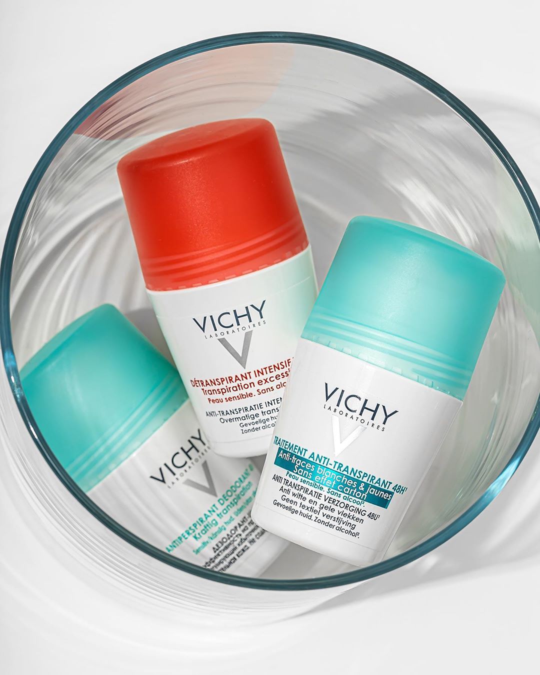 Vichy Russia - Помимо высокой эффективности, линия дезодорантов Vichy имеет еще несколько характеристик, благодаря которым эти средства рекомендуются дерматологами и пользуются большой популярностью д...