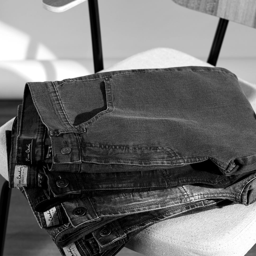 Pierre Cardin For Him - Jeans, vai com todos os estilos. Aproveite nossa promoção progressiva e escolha o seu! Acesse ▶️ https://store.pierrecardin.com.br/