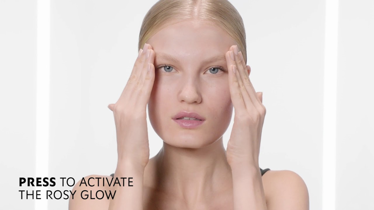 YVES SAINT LAURENT: HOW TO APPLY PURE SHOTS LIGHT UP SERUM