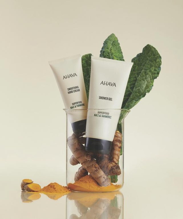 AHAVA - When you nourish your body with natural, superfood ingredients, you glow 💫 Our new Superfood products feed your hands and body with kale and turmeric, nature's antioxidant-packed ingredients....