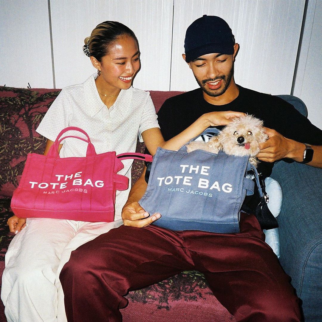 Marc Jacobs - Mao and Lono wear THE Small Traveler Tote.

Photographed by @MalaCiel

June 14, 2020 in Tokyo, Japan