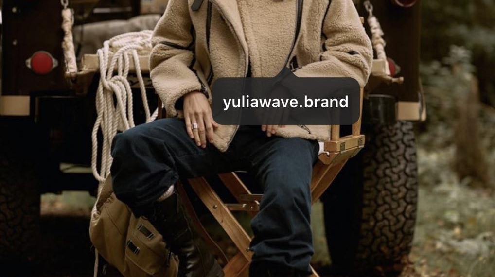 Au Pont Rouge - Стиль с характером @yuliawave.brand
Российский бренд YULIAWAVE — это стремительно развивающаяся марка одежды с собственным производством, в основе которой лежит трансформация представл...