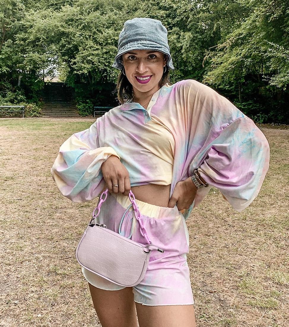 SHEIN.COM - Always take some time to embrace happiness. 🌈  @tamm.mendez

Shop Item #: 1319584

#SHEINgals #SHEINstyle #tiedyelovers