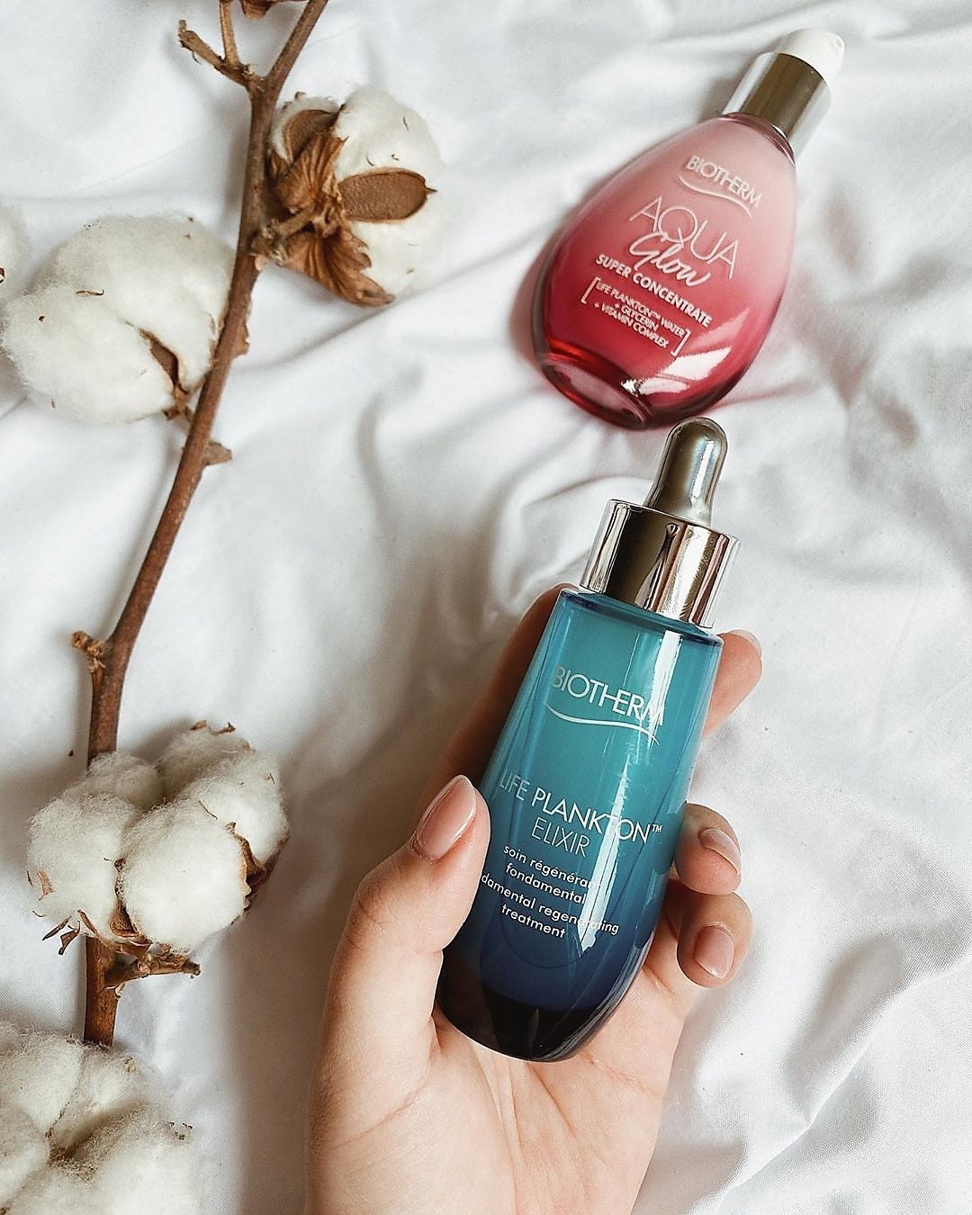BIOTHERM - How to get the best from your sheet mask ‘me-moment’?

Complete your moment with the powerful regenerating effects of Life Plankton™ Elixir, followed by your key to a super glow, a moisturi...