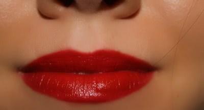 Delicious Luxury Creme Lipstick от Calvin Klein
