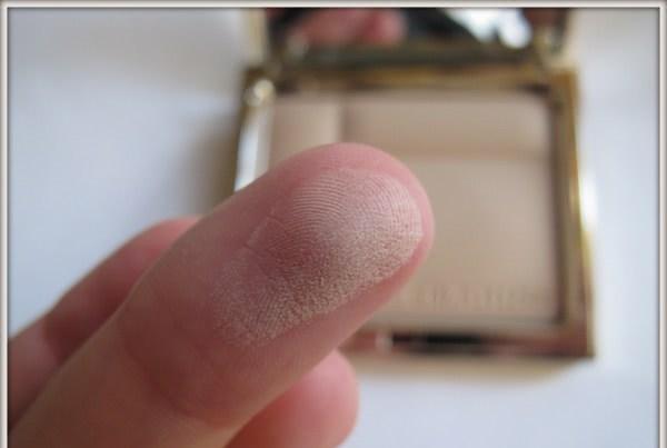 Любимица Clarins Ever Matte Mineral Powder Compact SPF 15 01 transparent light и 02 transparent medium