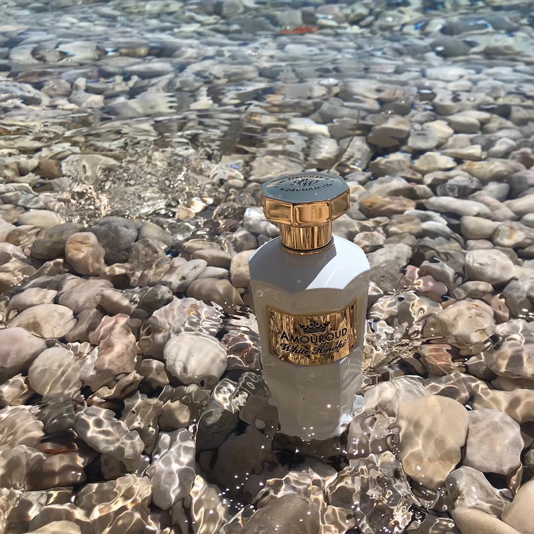 Amouroud Parfums - White Hinoki, enjoying these last weeks of summer 👑🌞🏝 #amouroud #perfumersworkshop #fragrance #perfume #cologne #fashion #love #luxury #summer #beach #parfum #scent #whitewoods #nic...