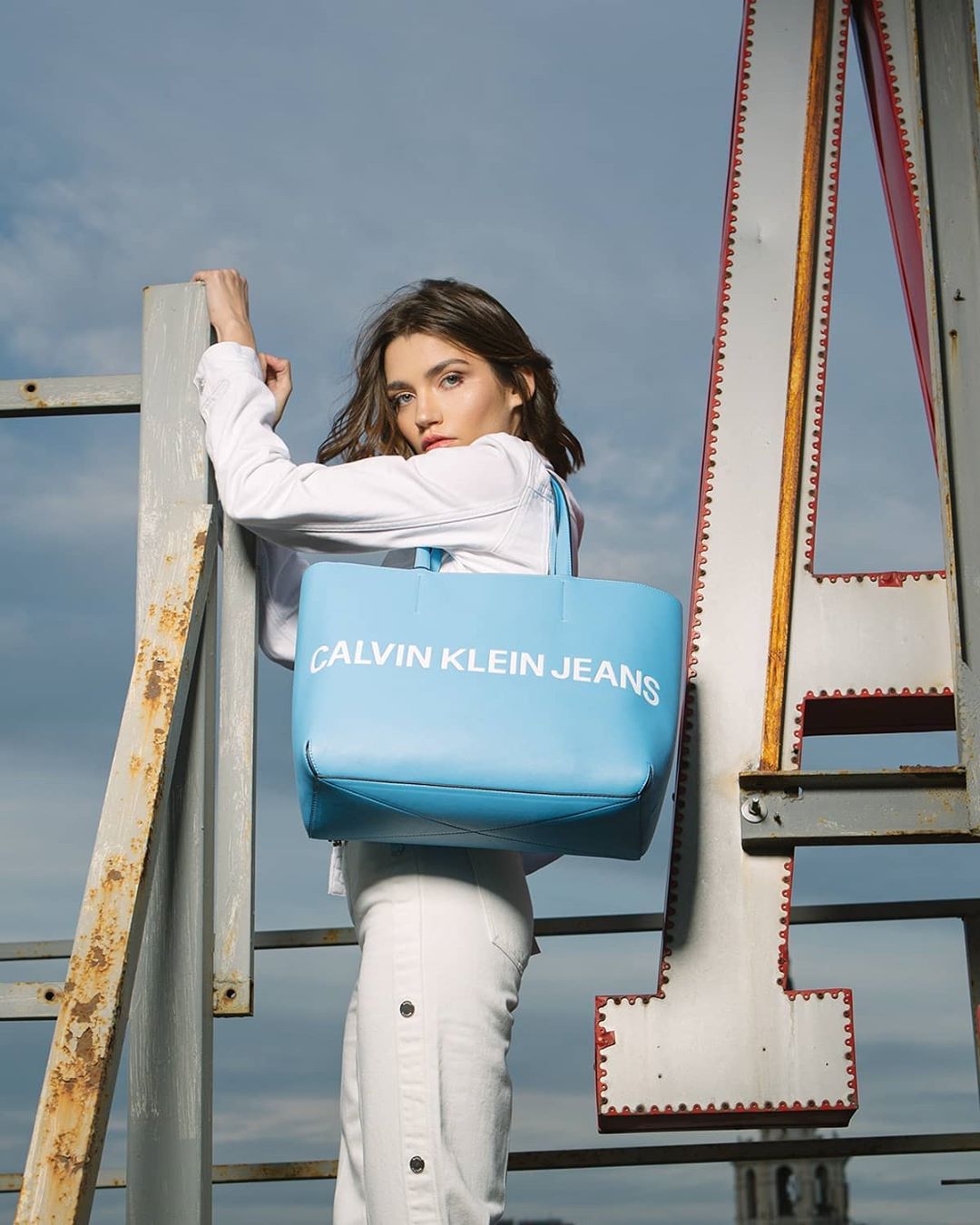 PAPER SHOP CONCEPT STORE - Целый месяц лета еще впереди, так что вам обязательно пригодится объемная стильная сумка, незаменимая как для пикника, так и для загородного отдыха на выходных. Отличный выб...