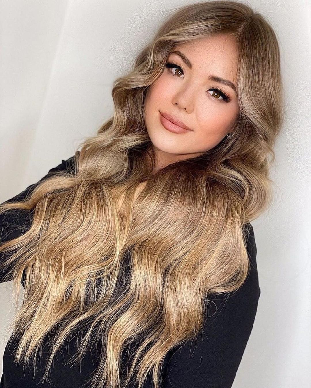 Wella Professionals Russia - Роскошный образ, созданный мастерами  во время отработки  на мастер-классе с Алексеем Камышниковым @aleksmii – это то, о чем стоит мечтать этим летом☀

Изящные локоны, ест...