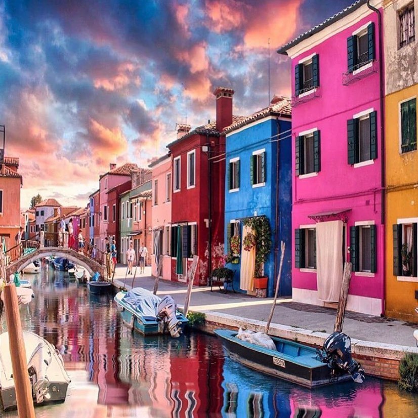 The Label Life - #DeskDreaming: Physically: Drafting yet another email.
Mentally: At Burano Island, perfecting our frame for a picture against the characteristic coloured homes of the island. Sigh.

P...