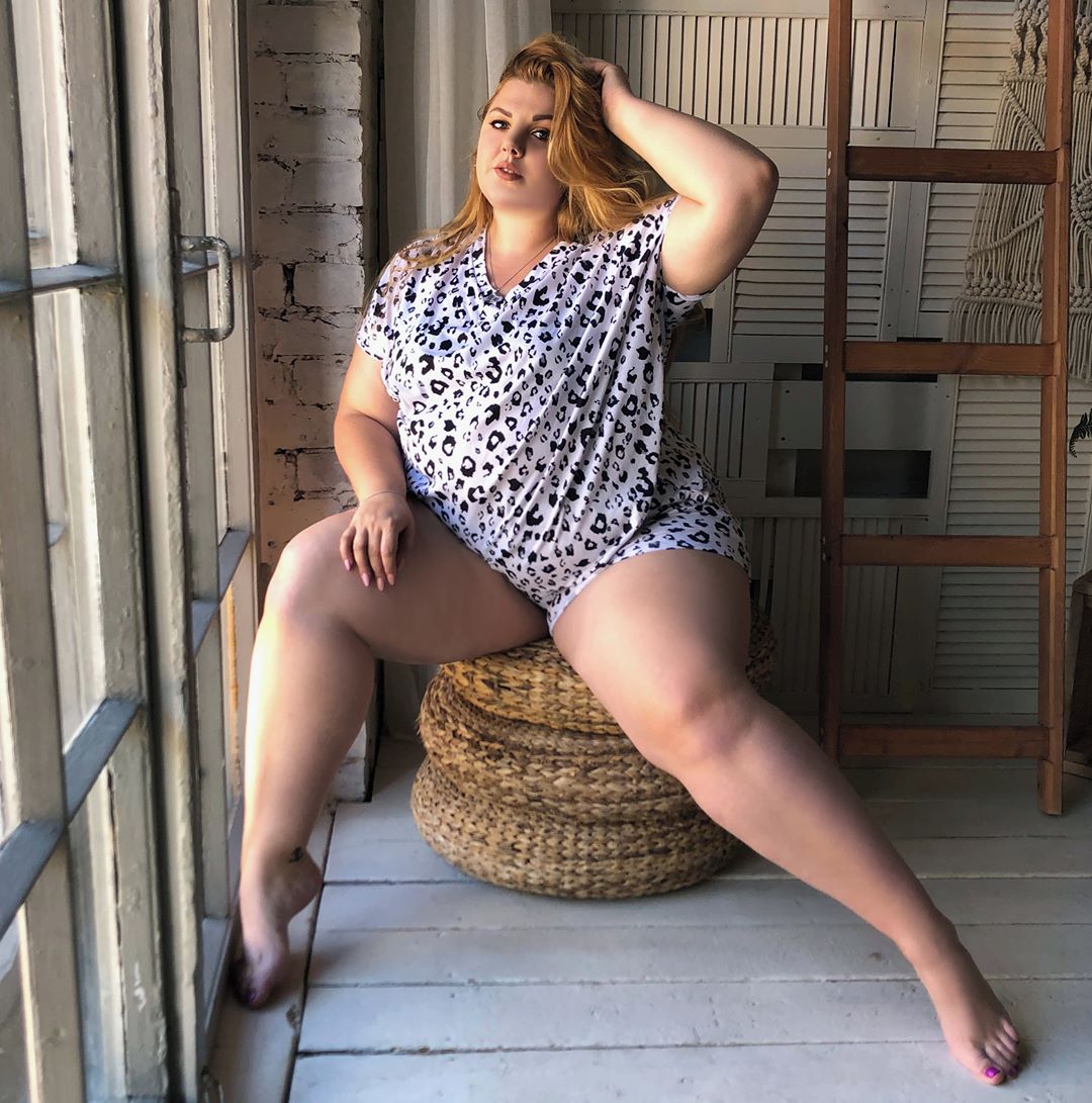 Rosegal - Plus Size Pajama Set⁣
@katalina_gorskikh⁣
⁣
Search ID: 469290203⁣
Use Code: RGH20 to enjoy 18% off!⁣
#rosegal #plussizefashion #Rosegalcurvygirl #curvygirl⁣
Note: How to find the item, pleas...