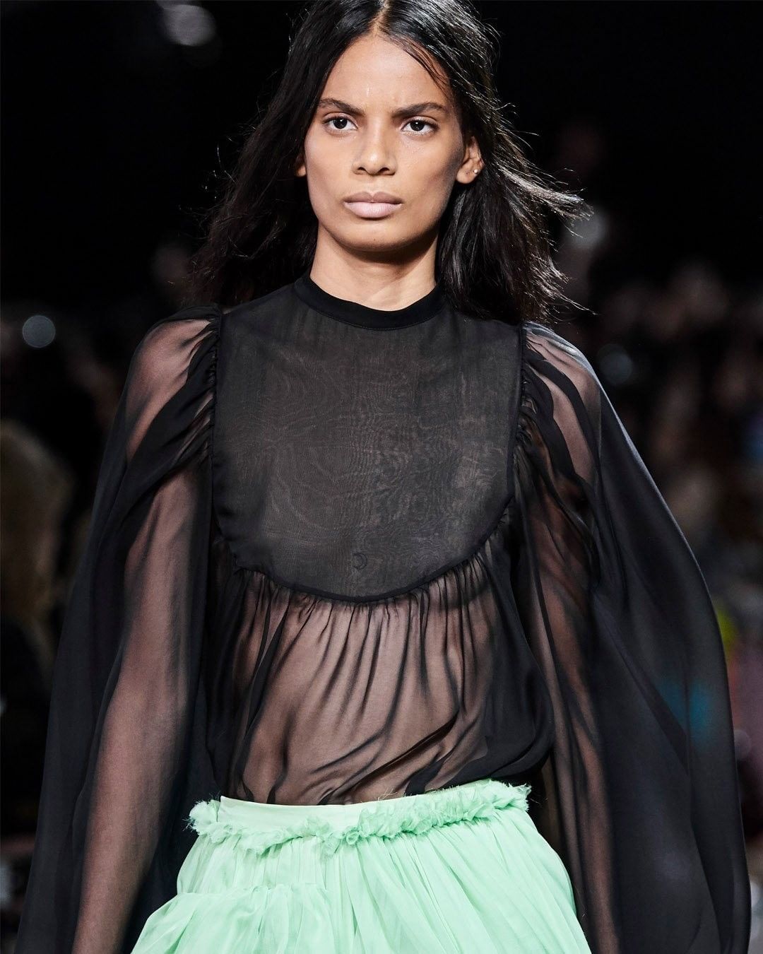 Rochas Paris - AIRY DREAM

Like a breeze of fresh air, the #RochasSS20 silhouette floats graciouly for a very feminine allure.

#rochas  #alessandrodellacqua #SS20 #RochasSS20