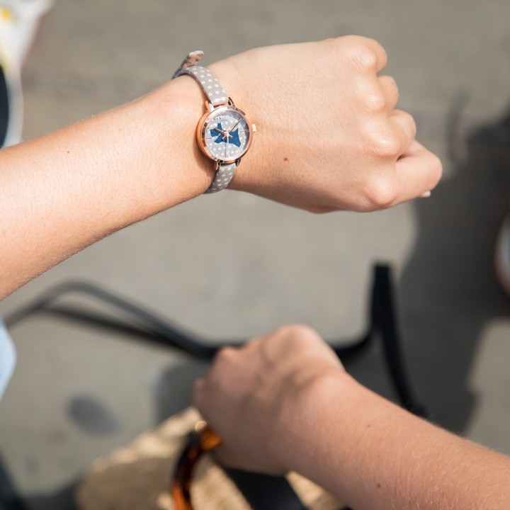 Watches2U - Are you out enjoying the sunshine? ⁠
Don't forget the suncream and to #socialdistance 😎⁠
⁠
⌚@Radley RY2734S⁠
.⁠
.⁠
.⁠
#summer #sunnydays #outandabout #staysafe #radleywatch #SS20 #w2u #wat...
