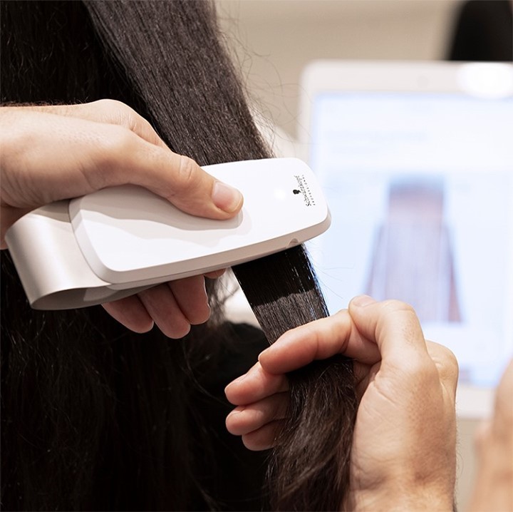 Schwarzkopf Professional - THIS is next level hair consultation 👆
Your hairdressing expertise + our #SmartAnalyzer = the ultra-personalised hair consultation salon clients deserve!
#haircare #beautyro...