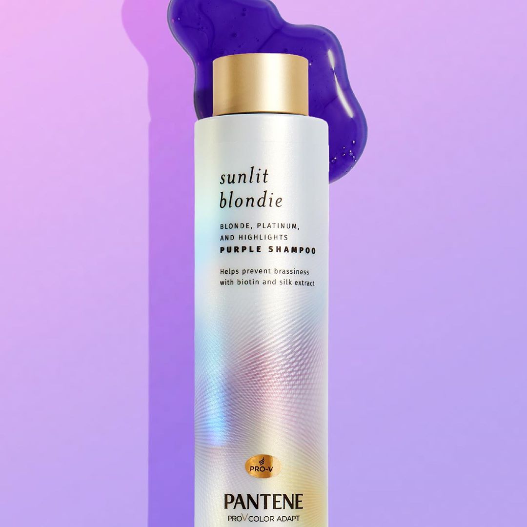 Pantene Pro-V - Just making sure our blondes stay Lit 😉 ☀️ Tap to shop our new purple shampoo! .
.
.
.
.
#blondehair #blondes #blondehaircare #blondehairrescue #blonderescue