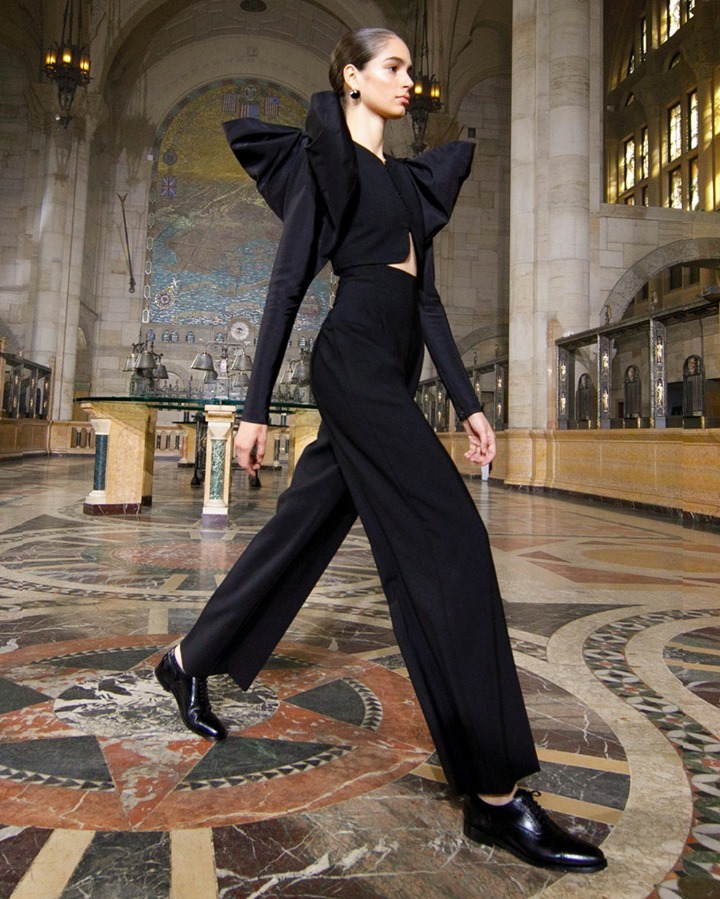 CAROLINA HERRERA - Carolina Herrera Summer 2021 Collection Look 5 
The Summer 2021 Collection is Creative Director @WesGordon’s celebration of the women that have been part of the fabric Carolina Herr...