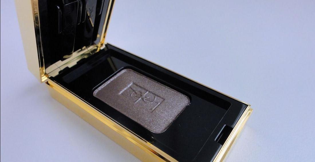 Silky mono eye shadow YSL Ombre Solo Lasting-Radiance Smoothing Eye Shadow in shade #02 Cashmere Brown - review