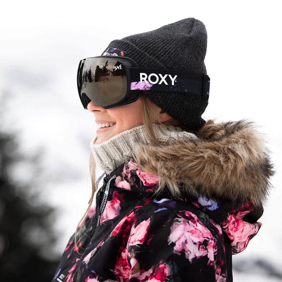 ROXY - @kellysildaru rugged up and ready for anything the elements throw at her this season ❄️