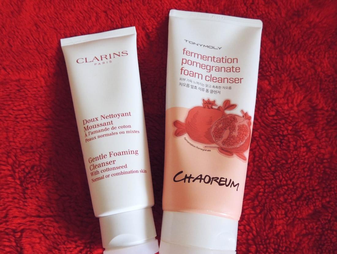 Пенка clarins. Кларанс пенка для умывания. Clarins умывалка с хлопком. Кларанс для умывания с хлопком. Крем гель для умывание Clarins.