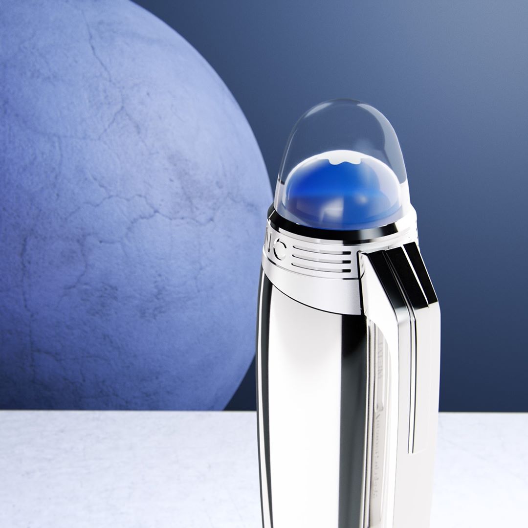 Montblanc - #Reconnect2theworld
.
To appreciate the wonders of our world, sometimes we just need a different perspective. The translucent dome of the Montblanc StarWalker writing instrument's design e...