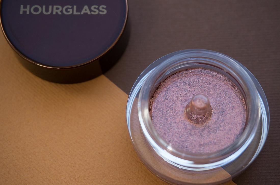 Кремовые тени Hourglass Scattered light glitter eyeshadow в оттенке Blaze - отзыв4 Кремовые тени Hourglass Scattered light glitter eyeshadow в оттенке Blaze