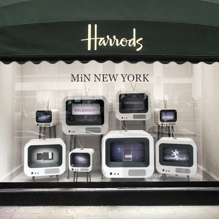 MiN NEW YORK - [exclusive drop] via @harrods 
STARDUST : Vol.3/Ch.03 • We are finite souls in an infinite universe •

Top: Violet, Carnation, Aldehydes 
Heart: Egyptian Jasmine, Turkish Rose, Tunisian...