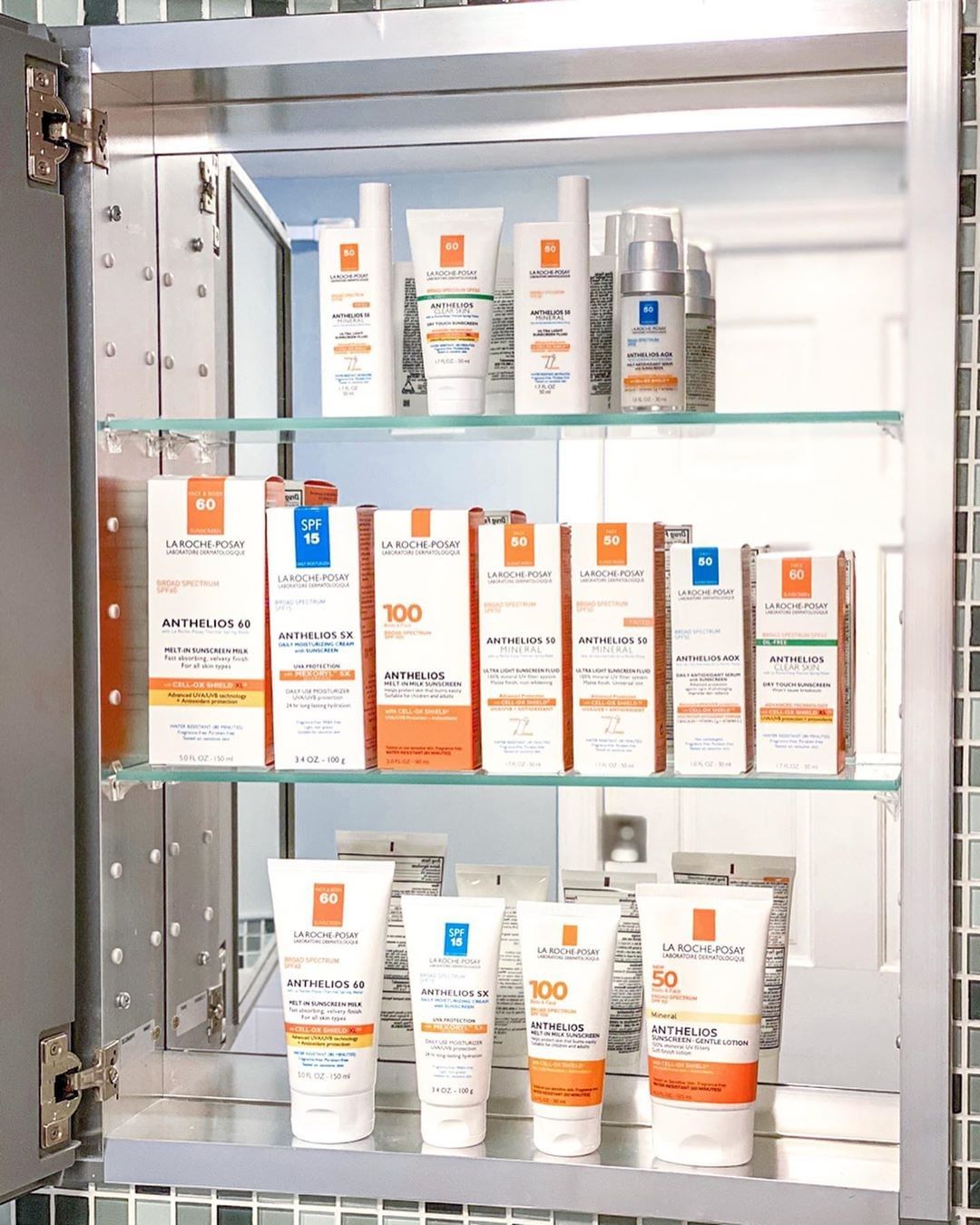 La Roche-Posay USA - Today is #NationalSunscreenDay and @voguishsoul #shelfie is up to par!
Key sun safety habits to live by not only during the summer but year-round:
1️⃣ Wear sunscreen daily ☀️
2️⃣...