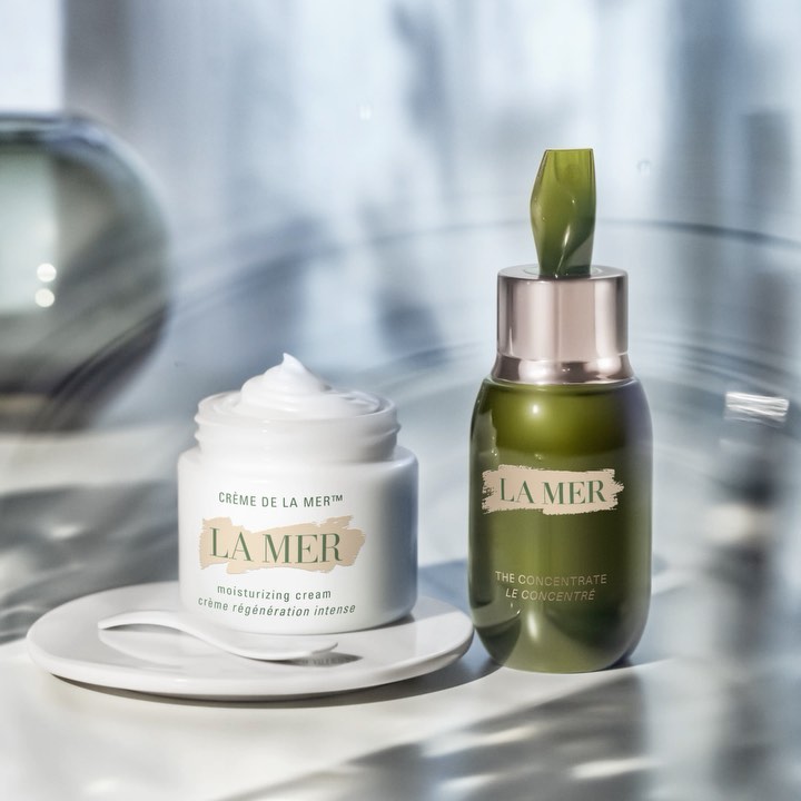 LA MER - A perfectly balanced skincare equation. Visibly calm and center fragile skin with an empowering, protective application of The Concentrate, then press on our deeply nourishing moisture supers...