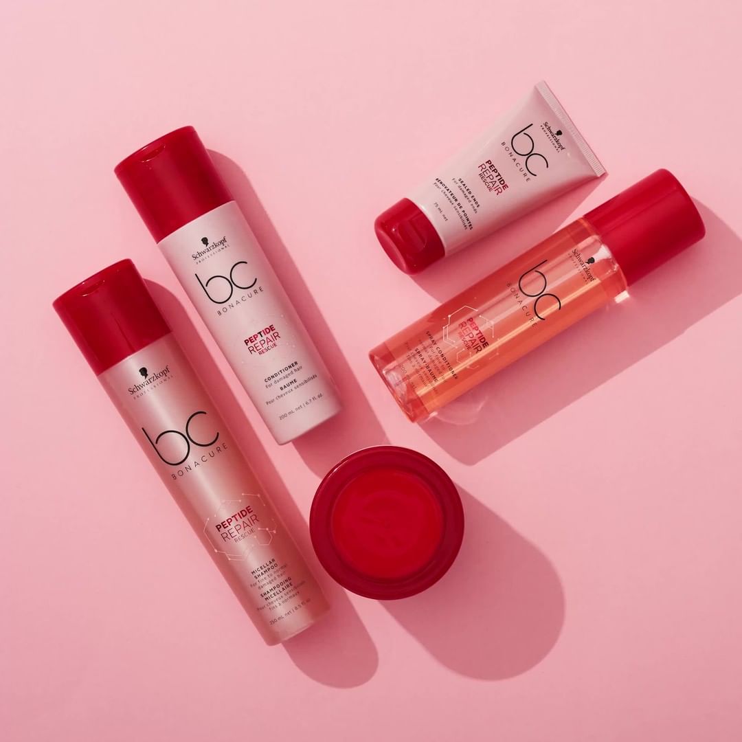 Schwarzkopf Professional - Keeping the lockdown length? For
remarkably healthy-looking hair with a
silky-soft feeling, deeply repair inchby-inch with our #BCBonacure Peptide
#RepairRescue range!
#BELI...