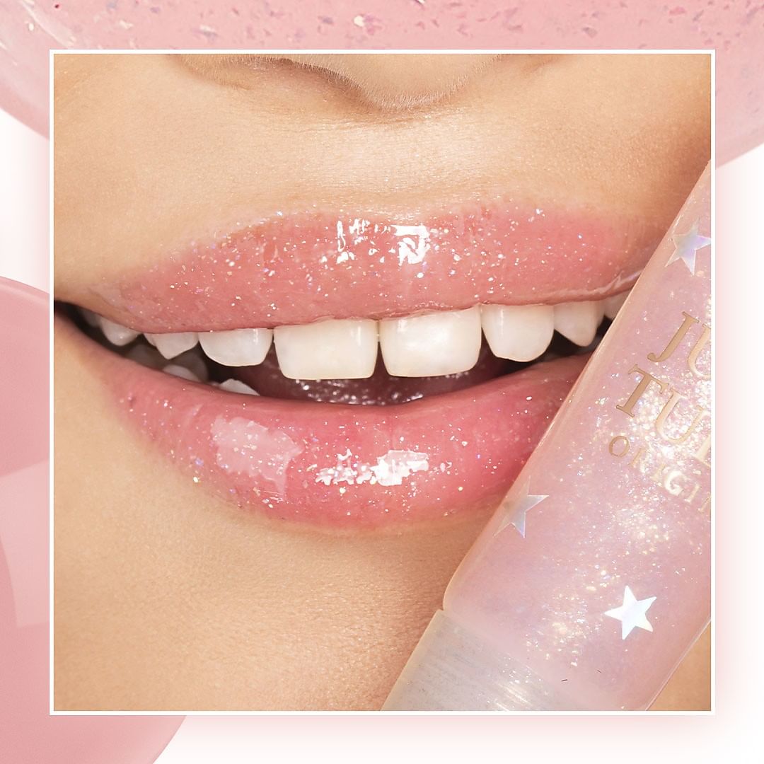 Lancôme Official - It glitters, it shines, it smells like a birthday cake. Celebrate whatever you feel like with the limited edition Birthday Confetti Juicy Tube.
After launching it in the US, Juicy T...