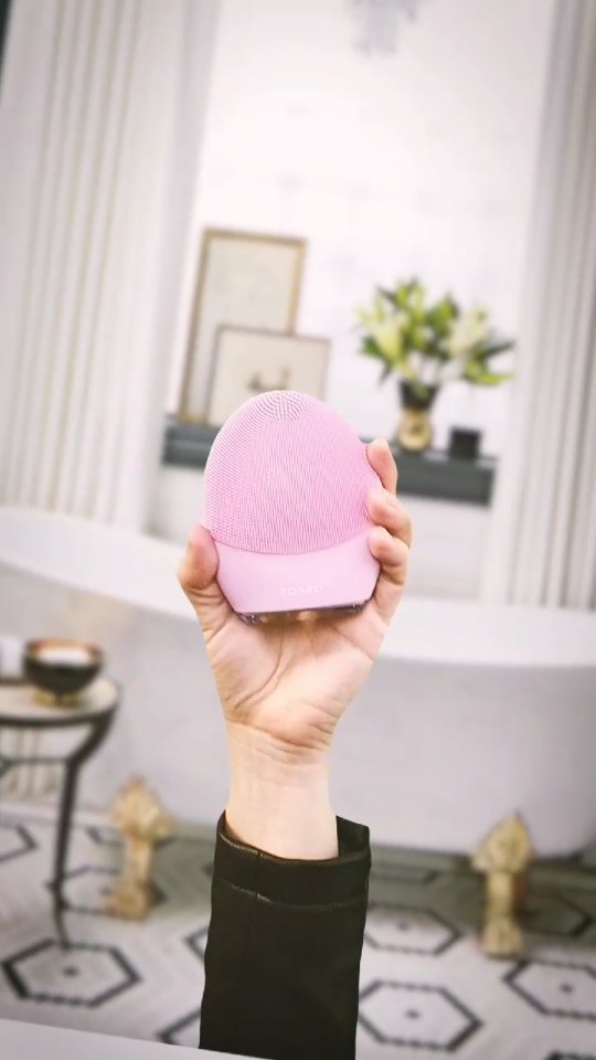 FOREO - Which one's your favorite?

#FOREO #Skincare #SkincareCommunity #BeautyTech #SwedishDesign #SkinTech